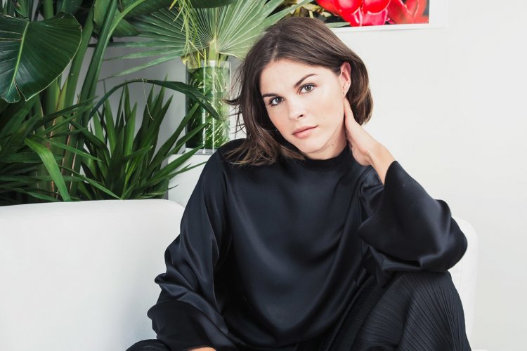 The fashion assistant turned beauty blogger