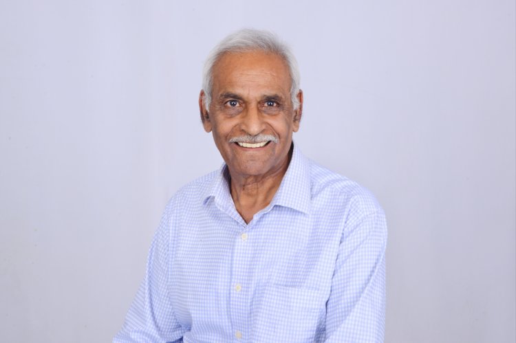 Madan Mohan Vats Bagged Award for Adv Madan Mohan  Vats of Chandigarh has created a record by writing World's longest Geeta (1365 mts x 15 mmx 510 gms x 905 hrs on VCR cassette ribbon.
